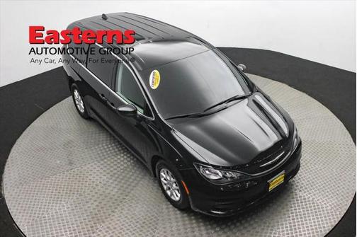 2022 Chrysler Voyager LX