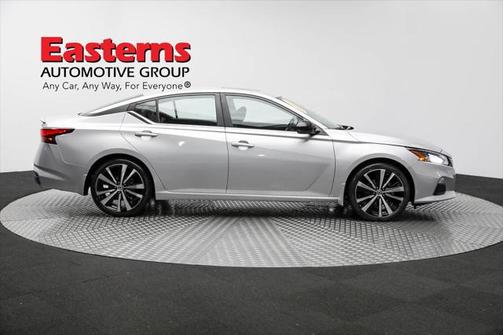 2021 Nissan Altima SR FWD