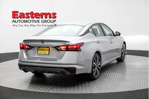 2021 Nissan Altima SR FWD