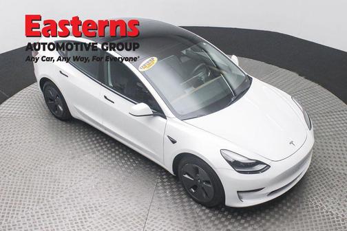 Pearl White Multi-Coat 2023 Tesla Model 3 Standard Range