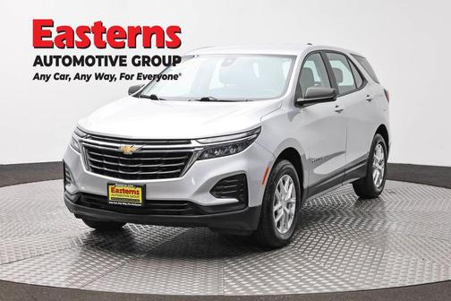 Silver Ice Metallic 2022 Chevrolet Equinox LS