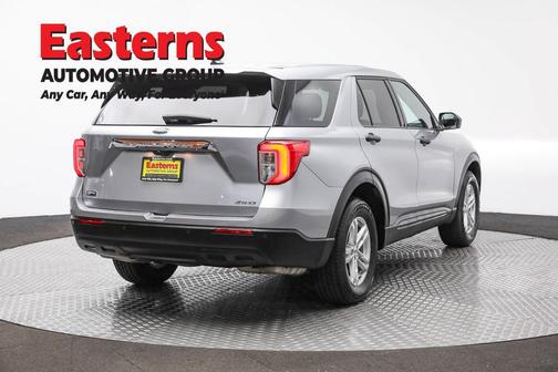 ICONIC SILVER METALLIC 2024 Ford Explorer Base