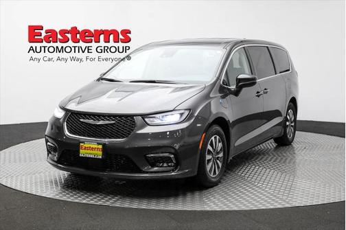 2023 Chrysler Pacifica Hybrid Touring L