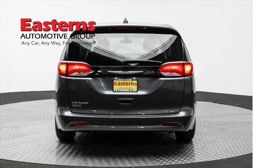 2022 Chrysler Voyager LX