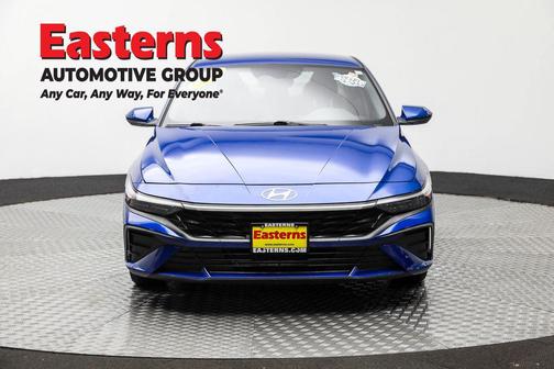 2024 Hyundai ELANTRA SE