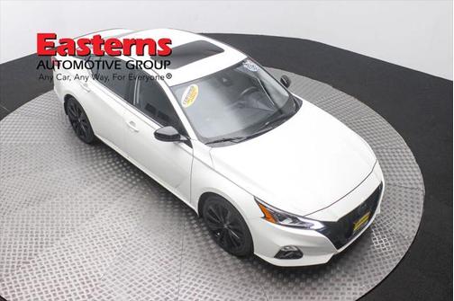 2022 Nissan Altima SR FWD