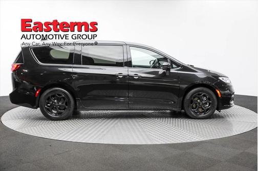 2022 Chrysler Pacifica Hybrid Touring L