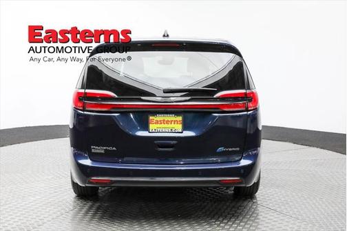 2023 Chrysler Pacifica Hybrid Touring L