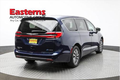 2023 Chrysler Pacifica Hybrid Touring L