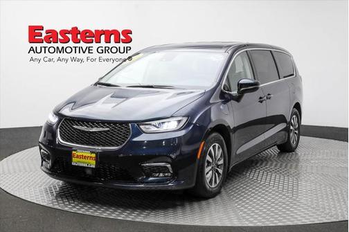 2023 Chrysler Pacifica Hybrid Touring L