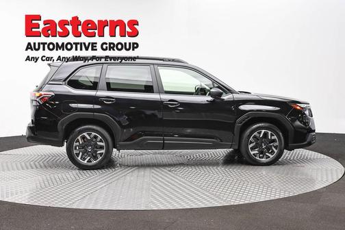 Crystal Black Silica 2025 Subaru Forester Premium