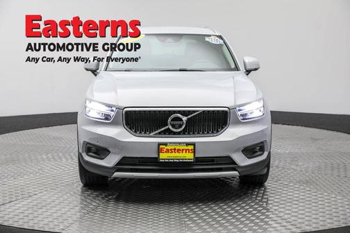 2021 Volvo XC40 T5 Momentum