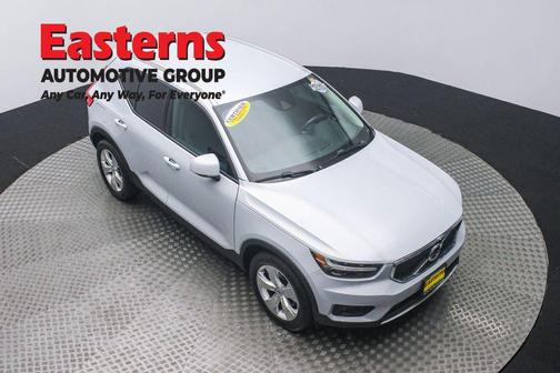2021 Volvo XC40 T5 Momentum