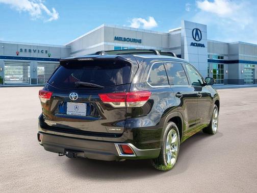 Midnight Black Metallic 2019 Toyota Highlander Limited
