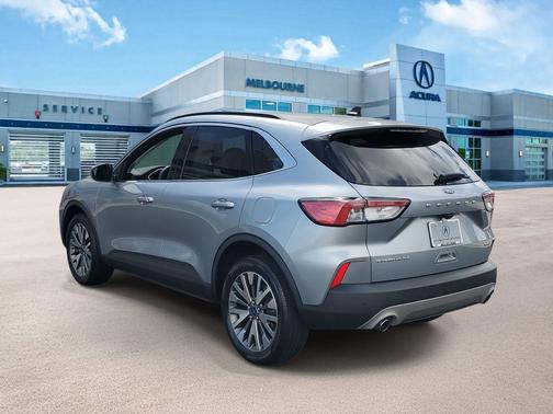 2022 Ford Escape Titanium