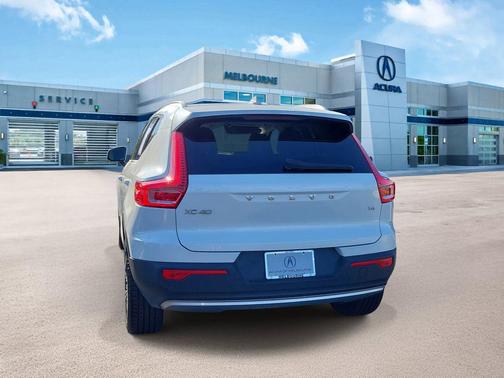 2022 Volvo XC40 T4 Inscription