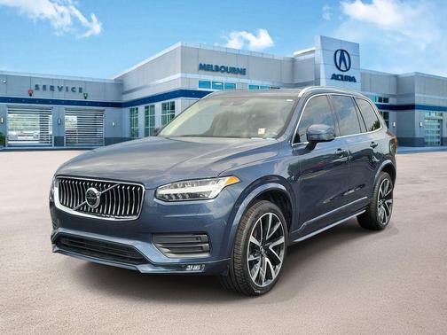 Denim Blue Metallic 2022 Volvo XC90 T6 Momentum 7 Passenger