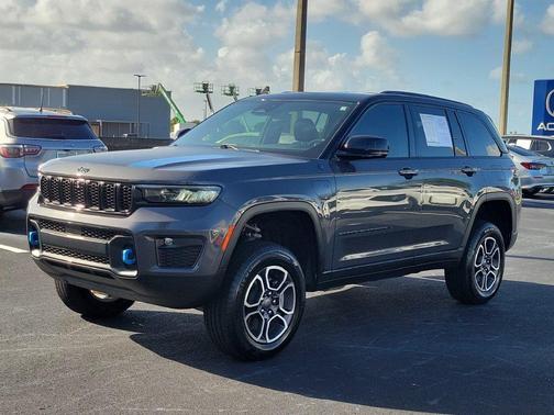 Metallic 2022 Jeep Grand Cherokee 4xe Trailhawk