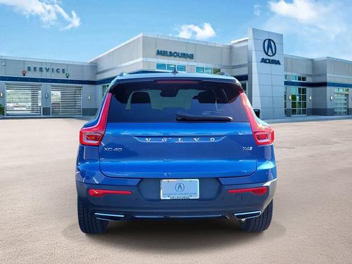 2020 Volvo XC40 T4 R-Design