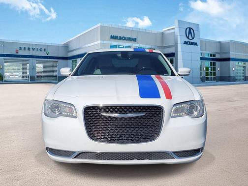 2016 Chrysler 300 Limited