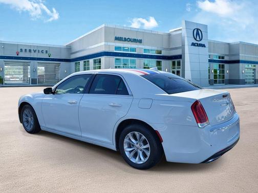 2016 Chrysler 300 Limited