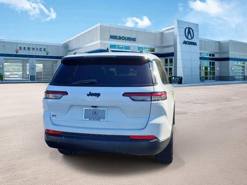 2022 Jeep Grand Cherokee L Laredo