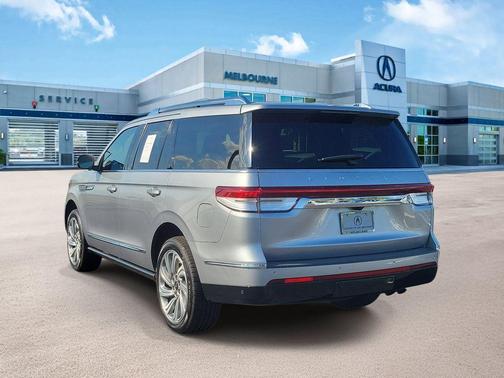 Silver Radiance Metallic 2022 Lincoln Navigator Reserve