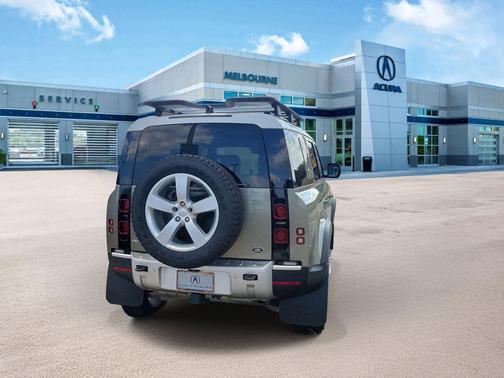 2022 Land Rover Defender 110 SE