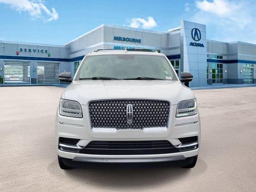 White Platinum Tri-Coat Metallic 2018 Lincoln Navigator Select