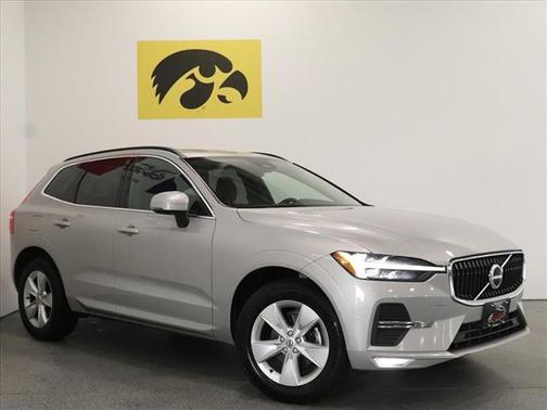 2022 Volvo XC60 B5 Momentum