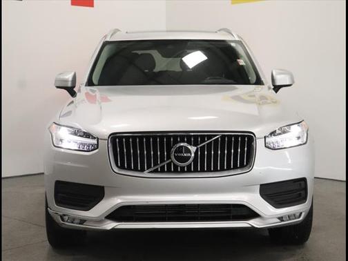 2020 Volvo XC90 T6 Momentum