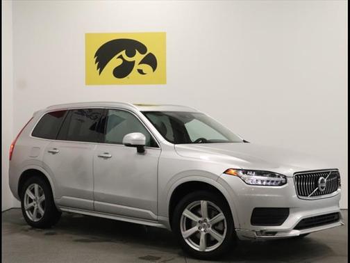 2020 Volvo XC90 T6 Momentum