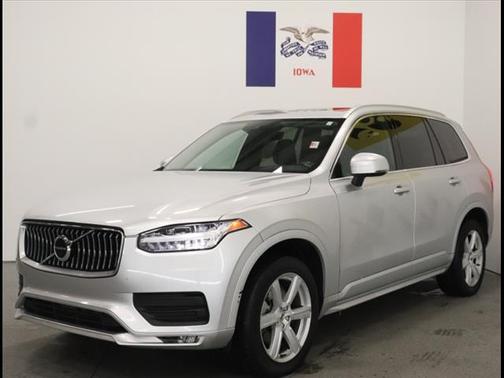 2020 Volvo XC90 T6 Momentum
