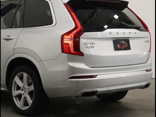 2020 Volvo XC90 T6 Momentum