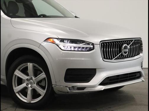 2020 Volvo XC90 T6 Momentum