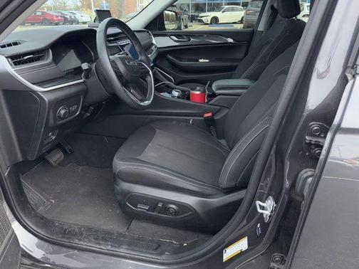 2022 Jeep Grand Cherokee Laredo