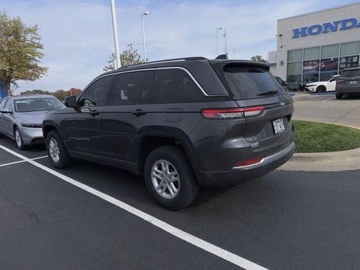 2022 Jeep Grand Cherokee Laredo