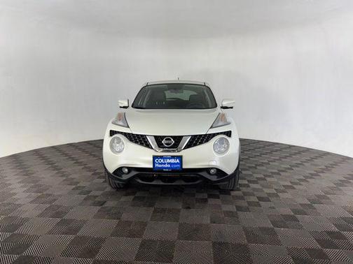 White Pearl 2016 Nissan Juke SL