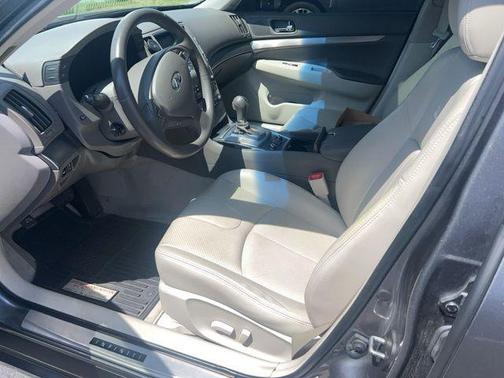 2012 INFINITI G37x Base
