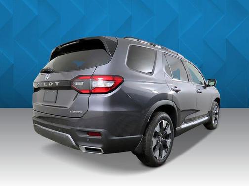Modern Steel Metallic 2026 Honda Pilot Touring 8-Passenger