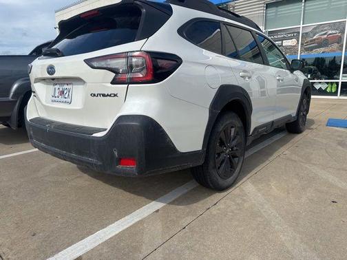 Crystal White Pearl 2025 Subaru Outback Onyx Edition