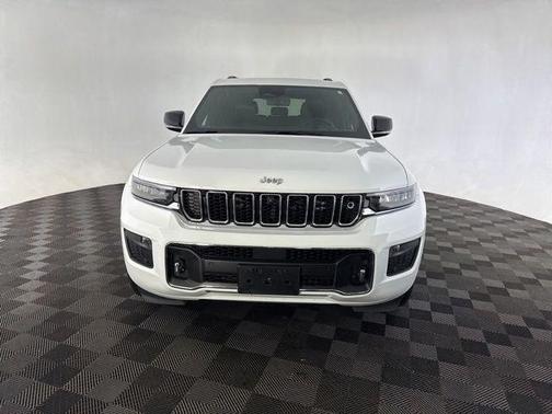 Bright White Clearcoat 2023 Jeep Grand Cherokee Overland