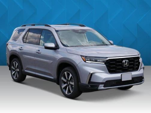 2025 Honda Pilot Touring 8-Passenger