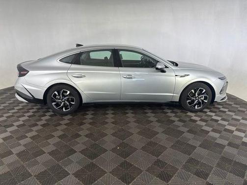 Aero Silver 2025 Hyundai SONATA SEL