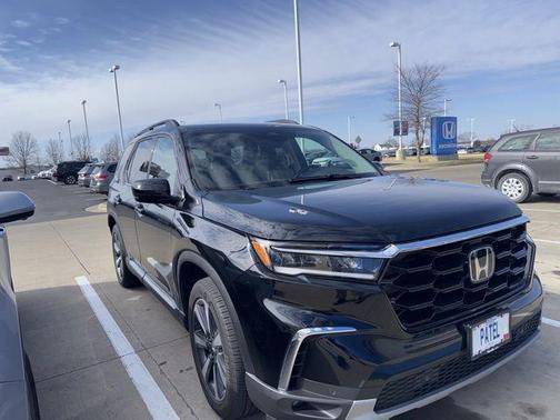 2025 Honda Pilot Touring 8-Passenger