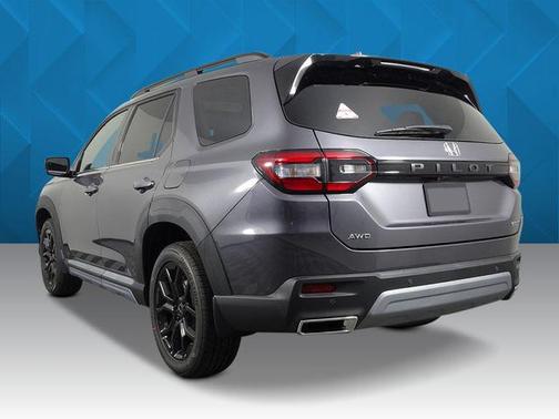 2025 Honda Pilot Touring 8-Passenger