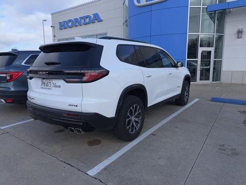 2024 GMC Acadia AWD AT4