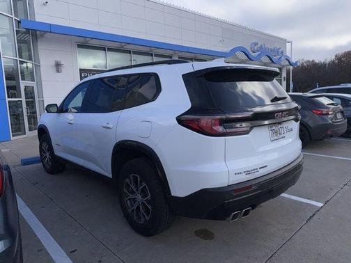 2024 GMC Acadia AWD AT4