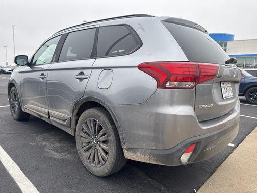 2020 Mitsubishi Outlander LE