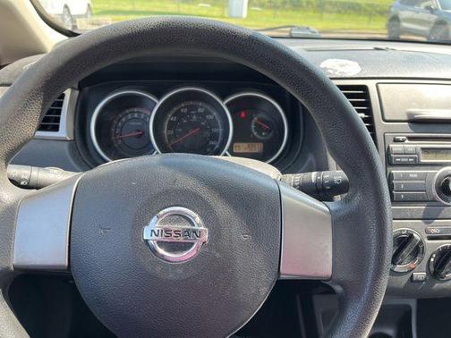 2011 Nissan Versa 1.8 S
